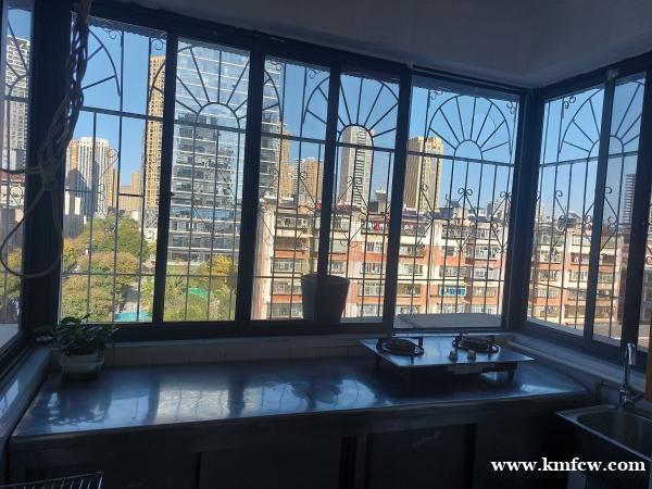 昆明市中心奥斯迪旁静园小区视野光线最好一套 面积还可扩18平 昆明市中心奥斯迪旁静园小区视野光线最好一套 面积还可扩18平