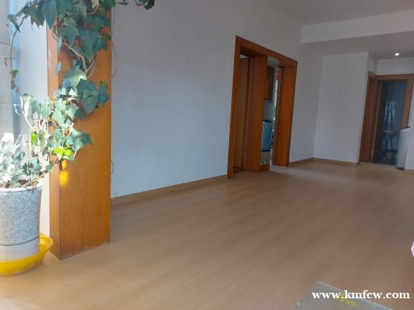 昆明市中心奥斯迪旁静园小区视野光线最好一套 面积还可扩18平 昆明市中心奥斯迪旁静园小区视野光线最好一套 面积还可扩18平