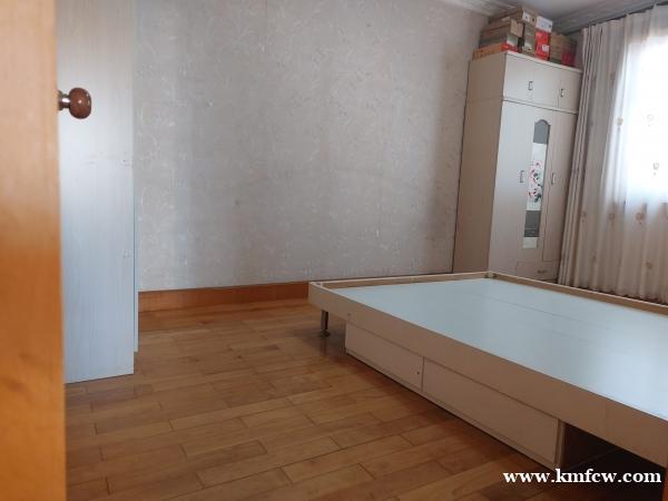 昆明市中心奥斯迪旁静园小区视野光线最好一套 面积还可扩18平 昆明市中心奥斯迪旁静园小区视野光线最好一套 面积还可扩18平