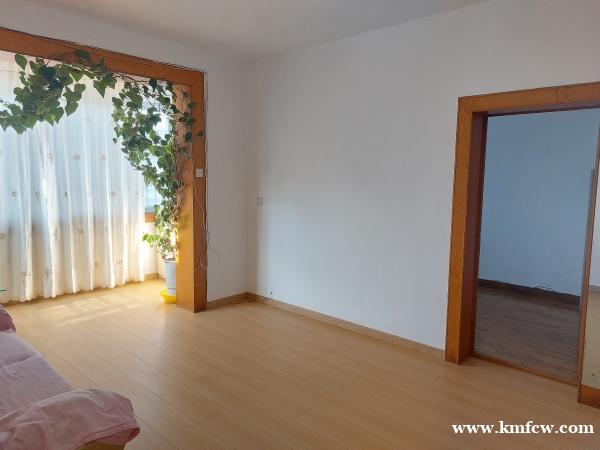 昆明市中心奥斯迪旁静园小区视野光线最好一套 面积还可扩18平 昆明市中心奥斯迪旁静园小区视野光线最好一套 面积还可扩18平