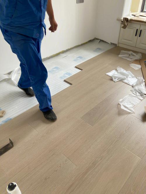 地板安装师傅的重要性