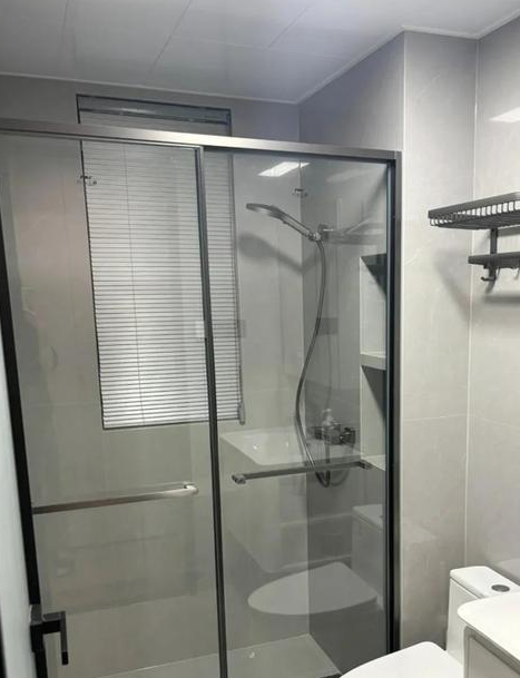 卫生间窗户贴膜效果图