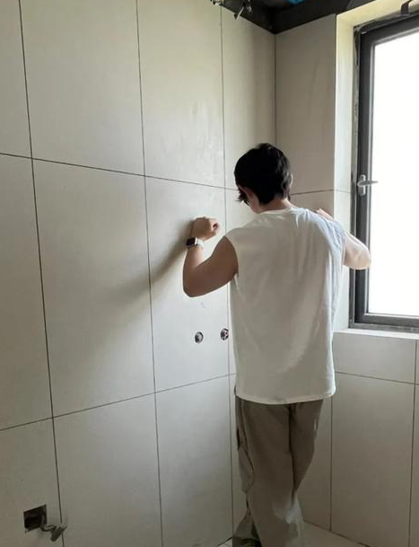 卫生间窗户贴膜效果图