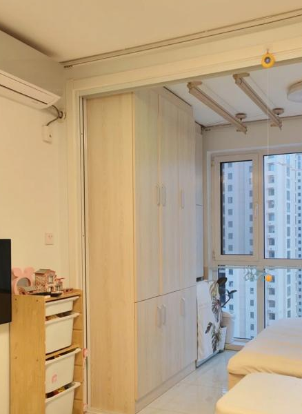 卧室隔出阳台效果图