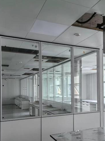 南昌玻璃高隔安装工：建筑装修中重要却常被忽视的群体？