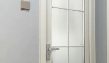 主卧卫生间隐藏门做法