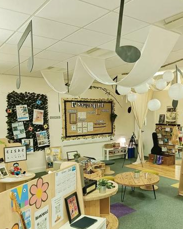 怎样布置教室看起来比较简约