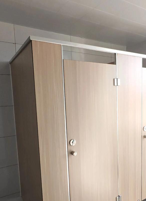 卫生间成品隔断价格