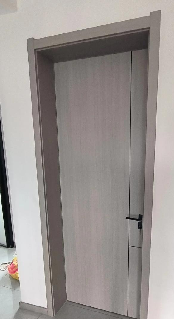 卧室门材质怎么选?实木、复合、模压门优缺点大揭秘