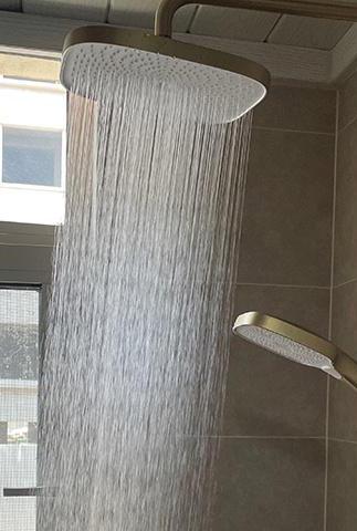 浴室恒温花洒好不好__花洒恒温款和冷热款有什么区别