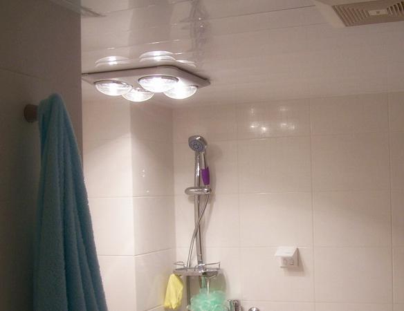 壁挂浴霸安装哪个位置最好，开关安装位置的正确选择与常见错误