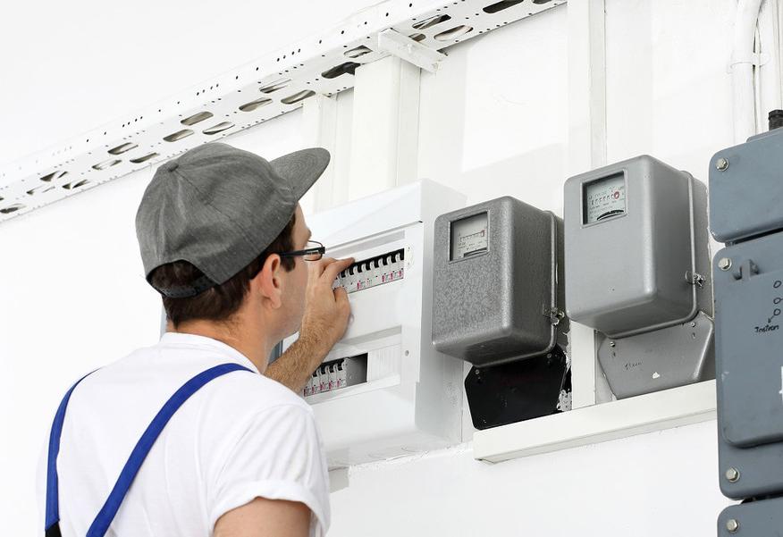 十年老电工实操系列_老电工教我一招_