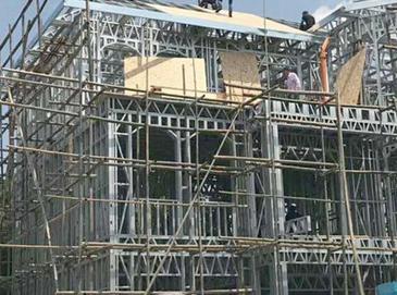 轻钢平房每平米价格_轻钢一平方多少公斤_