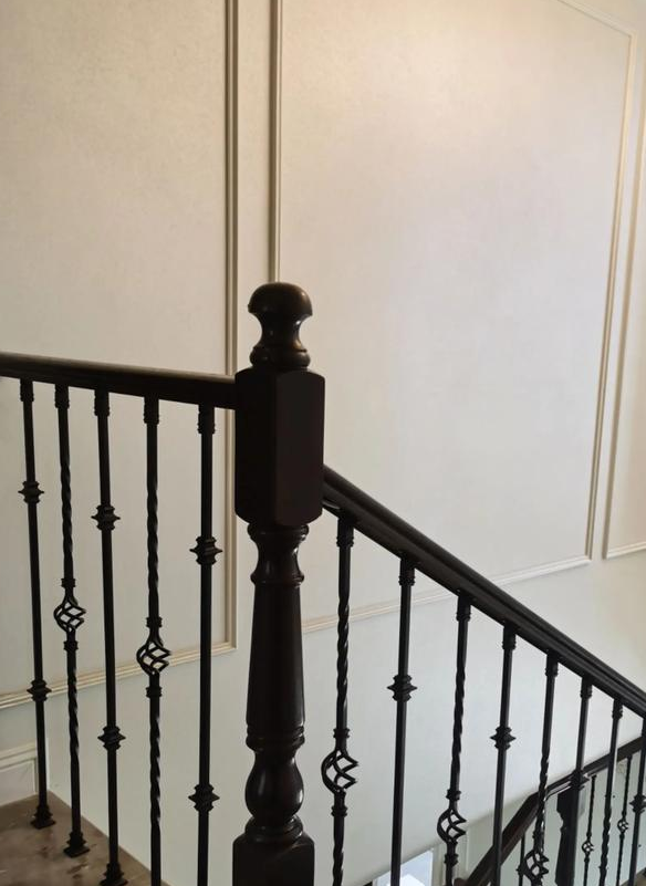 铁艺楼梯扶手翻新指南：施工方案、准备步骤与常见问题解析