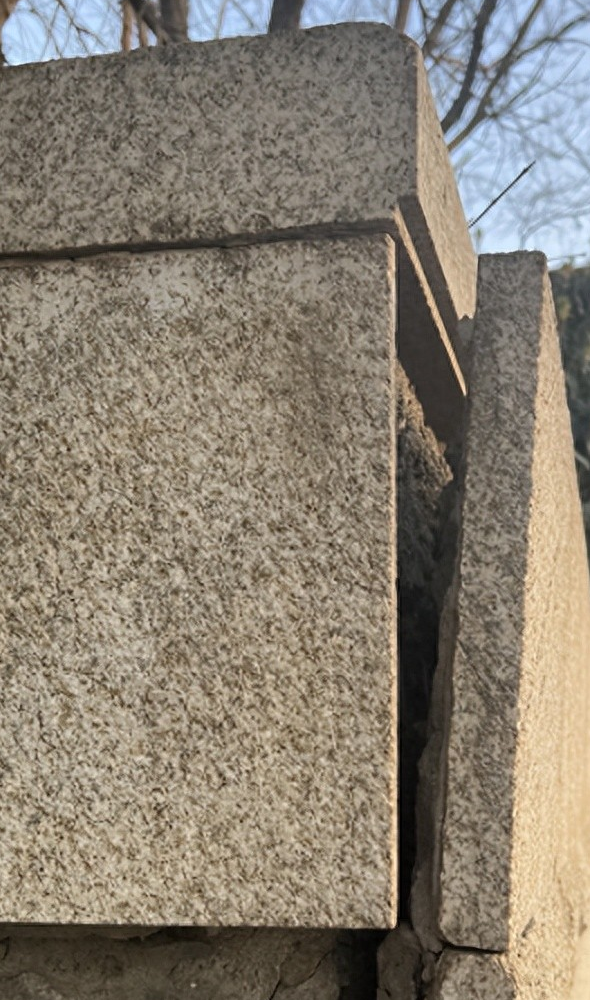 瓷砖脱落原因解析:水泥砂浆vs瓷砖胶,如何避免空鼓掉砖?