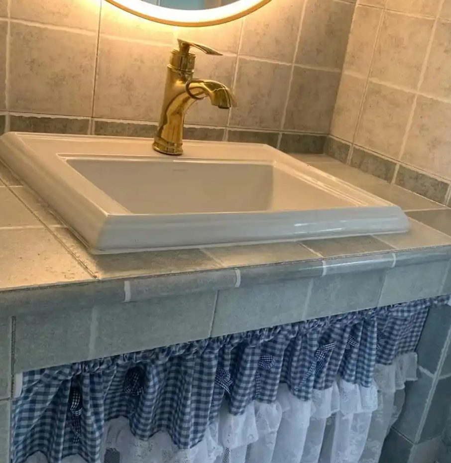 磨砂洗手间装修效果图