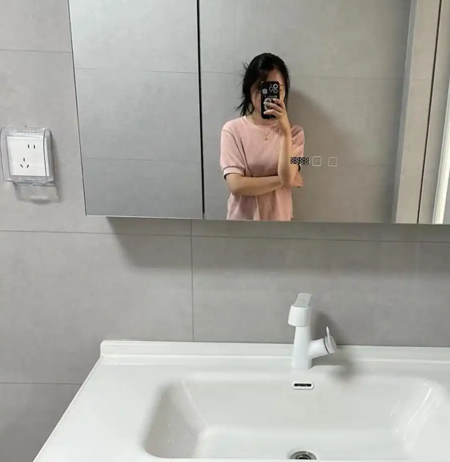 磨砂洗手间装修效果图