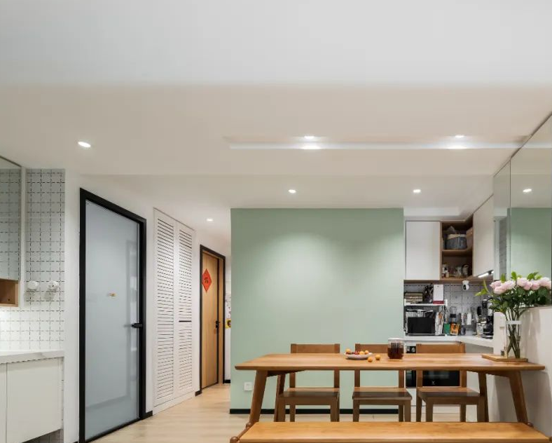 有放强里面的壁灯吗?