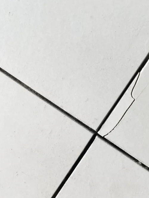 橱柜包管后能贴瓷砖吗