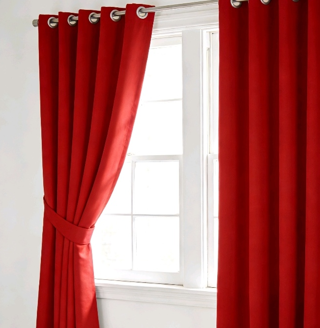 欧式黄墙纸配灰色窗帘好看吗