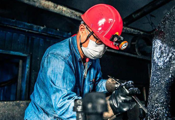 火车上让带刮腻子工具不